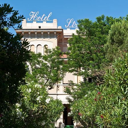 Hotel Stresa Cesenatico Eksteriør billede
